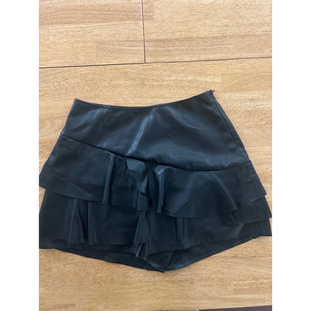 Cousin Couture Black Faux‎ Leather Ruffle Skort Womens Size Medium